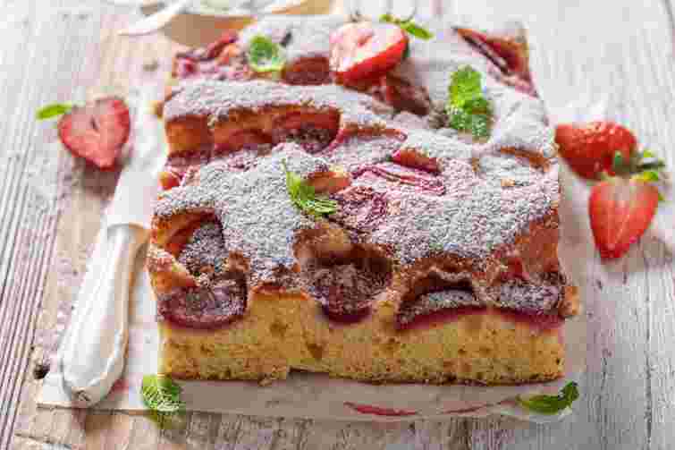 Манник з полуницею. Рецепт дня