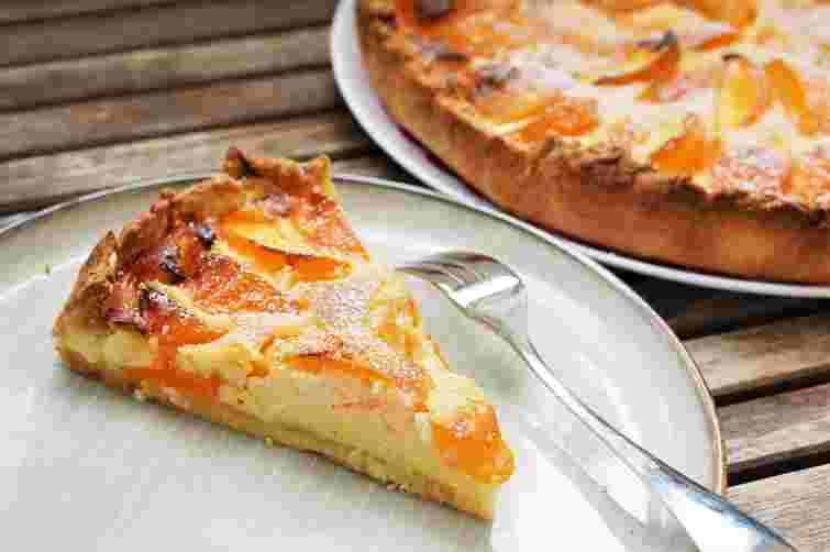 Сирна запіканка з абрикосами. Рецепт дня