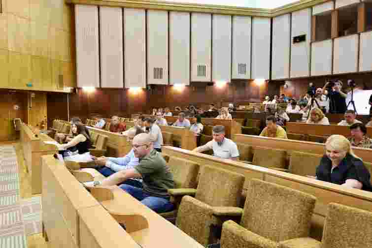 Депутати Івано-Франківської міськради закликали змінити Конституцію для заборони абортів