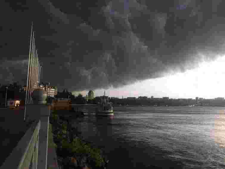 Штормове попередження оголосили на вихідні на Тернопільщині