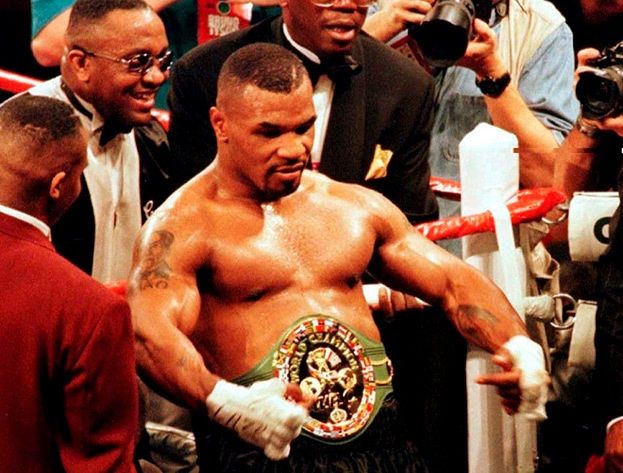 Майк Тайсон після перемоги над Френком Бруно