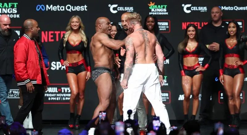 Тайсон вдарив Пола по обличчю на фінальному зважуванні