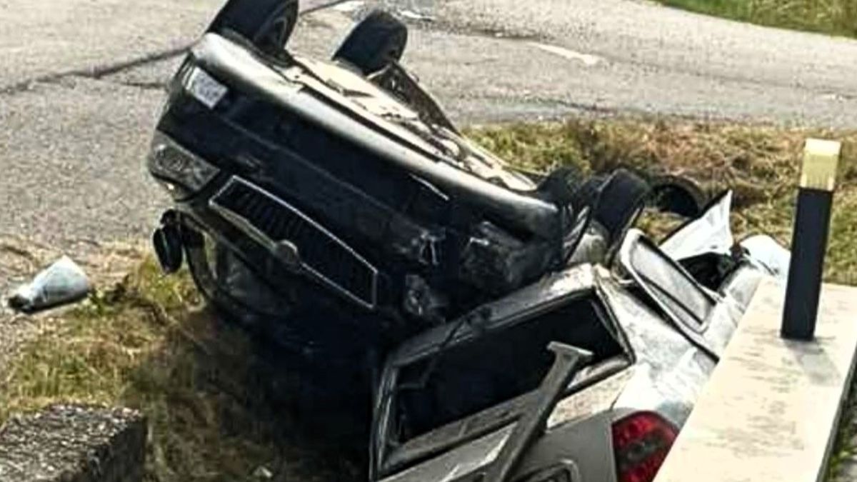 На Закарпатті в аварії з перекиданням двох авто постраждали троє дітей з батьками