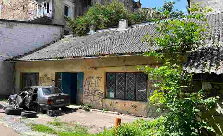 Фірма родини Креховецьких без конкурентів купила стару будівлю біля залізничного вокзалу