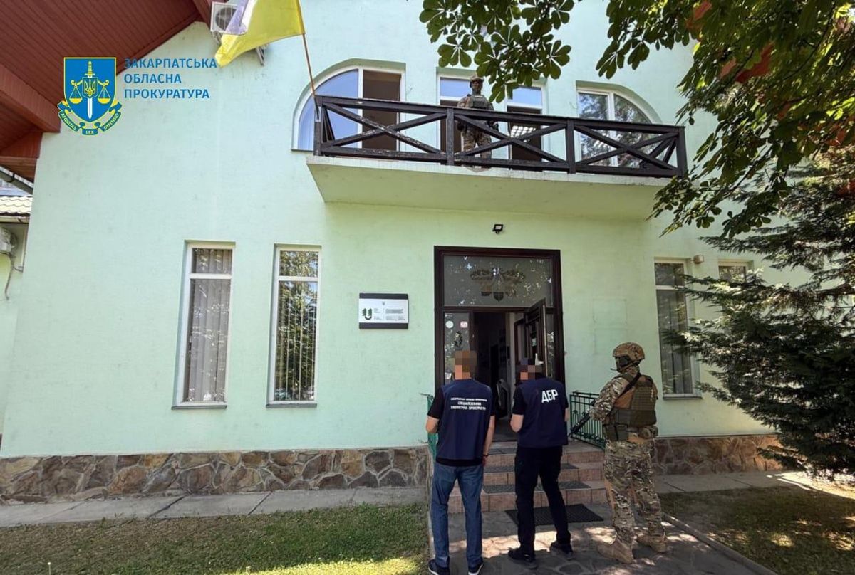 На Закарпатті керівника лісництва викрили у незаконному продажі деревини на 1 млн грн