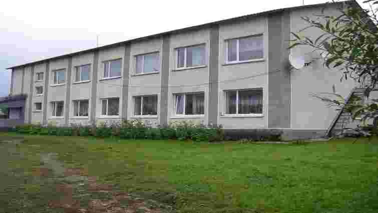 На Прикарпатті в школу купили укриття, передбачене для третини учнів і вчителів