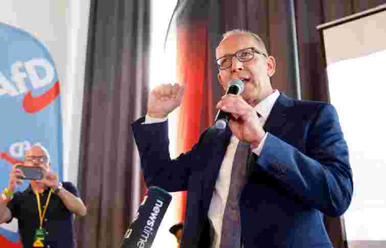 Німецький депутат назвав бійців бригади «Азов» неонацистами