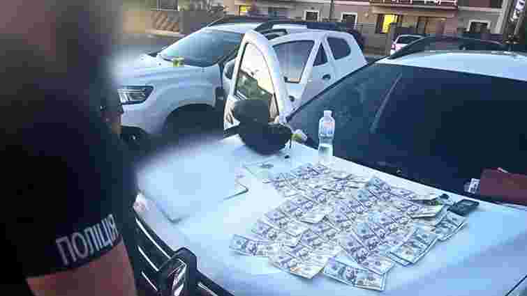 На околиці Ужгорода затримали військового за переправлення ухилянтів