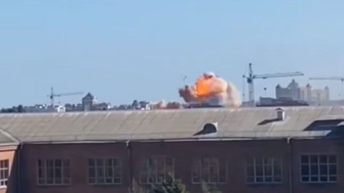 Росіяни вдарили дронами по будівлі ТЦК у Полтаві, є загиблі та поранені
