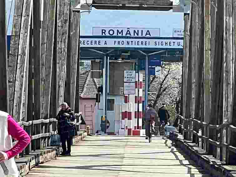 У пункті пропуску на кордоні з Румунією на два місяці обмежать рух автомобілів
