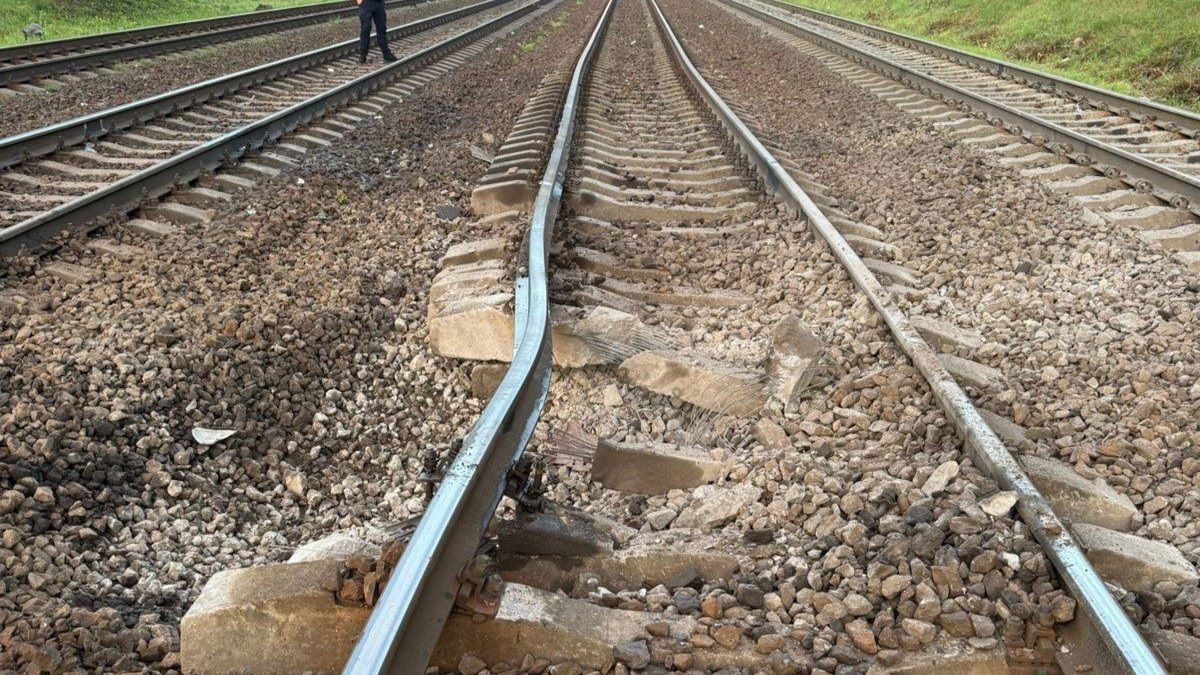 Росіяни масовано атакували дронами та ракетами Київ, є загиблий і постраждалі