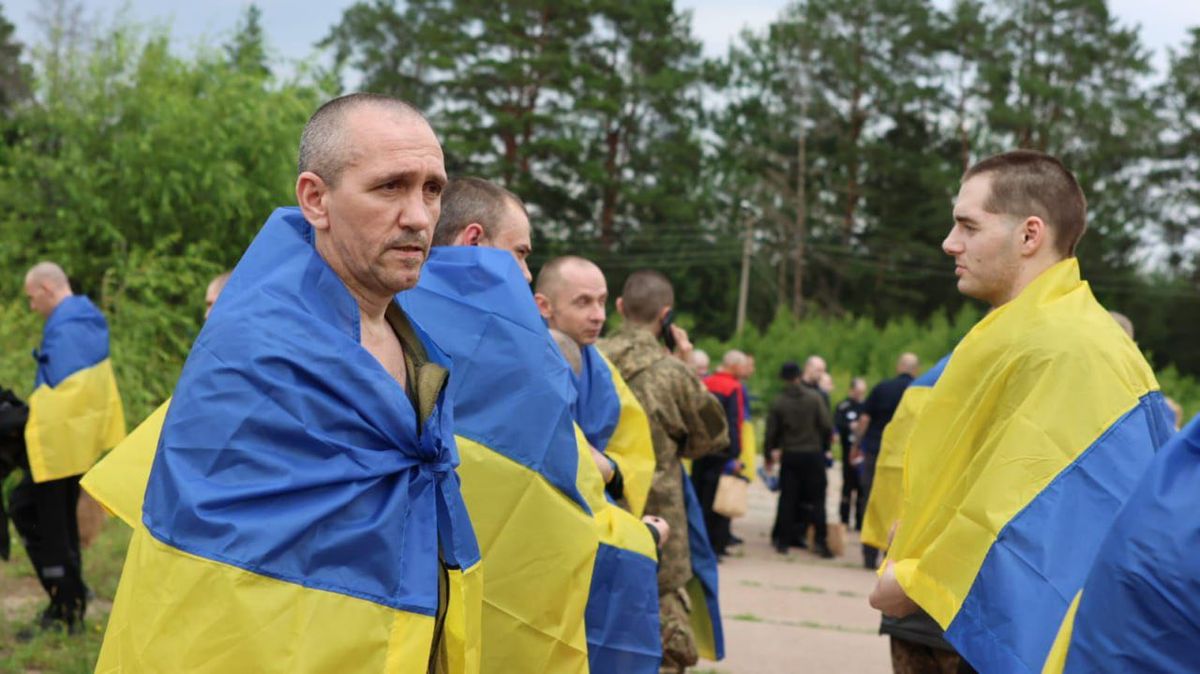Під час обміну важкопораненими в Україну повернулися троє воїнів з Хмельниччини