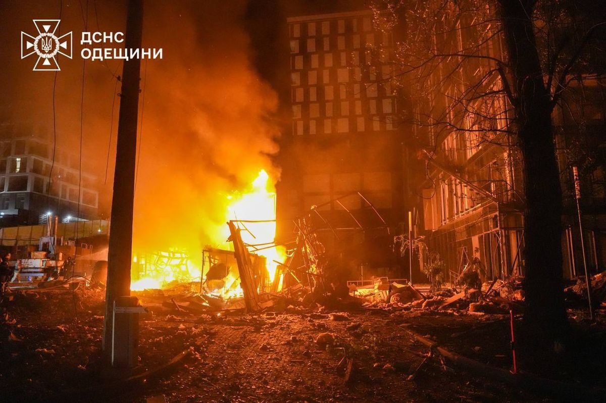 Унаслідок нічної російської атаки на Одесу загинула людина 