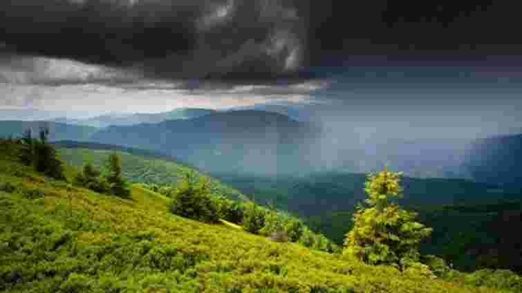 На Буковині оголосили штормове попередження через сильні дощі та град