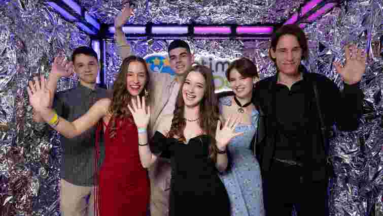 Дистанційна школа «Оптіма» побила власний рекорд за кількістю випускників