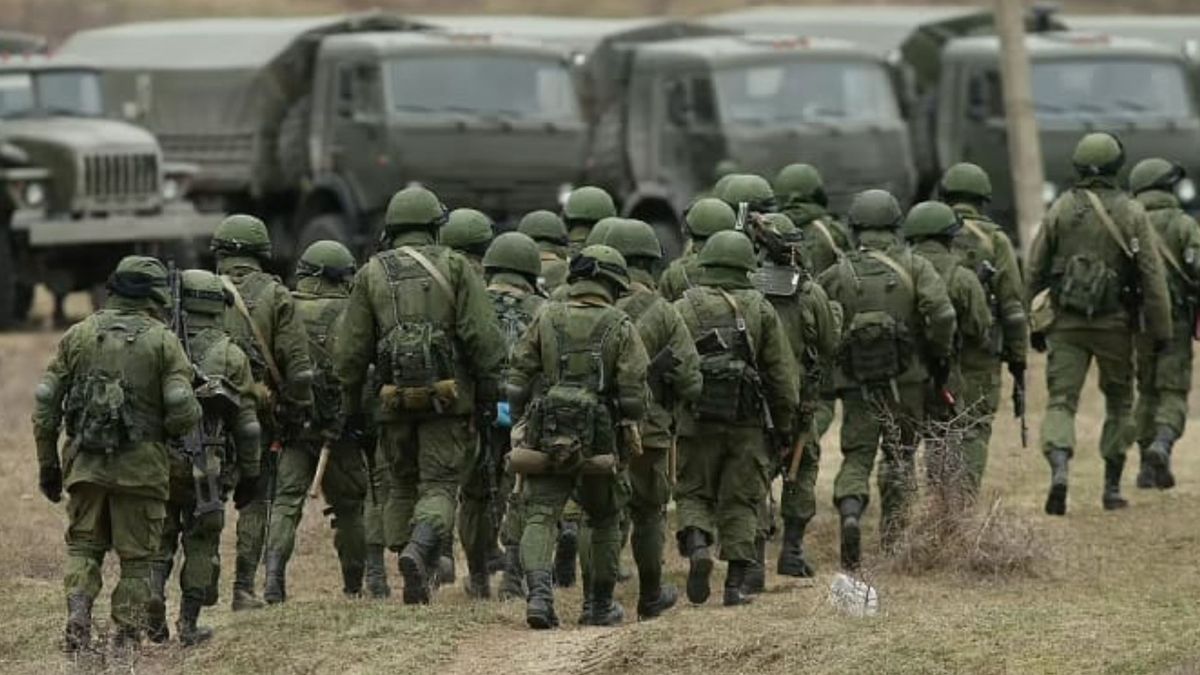 Путін дозволив служити в російській армії людям з окупованих територій України 