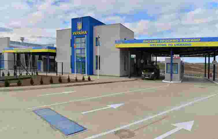 З 9 липня через КПП «Дяківці – Раковець» дозволили проїзд великих автобусів