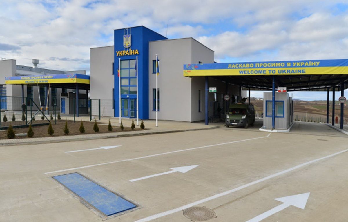 З 9 липня через КПП «Дяківці – Раковець» дозволили проїзд великих автобусів