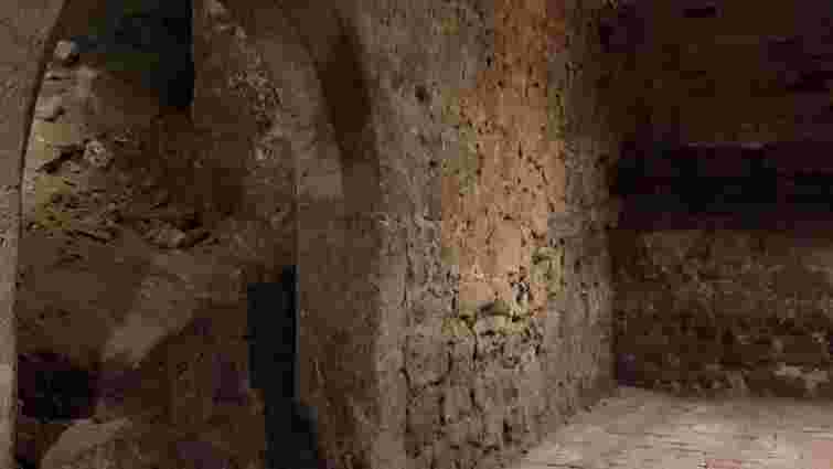 Що у часи середньовіччя було на місці гарнізонного храму у Львові