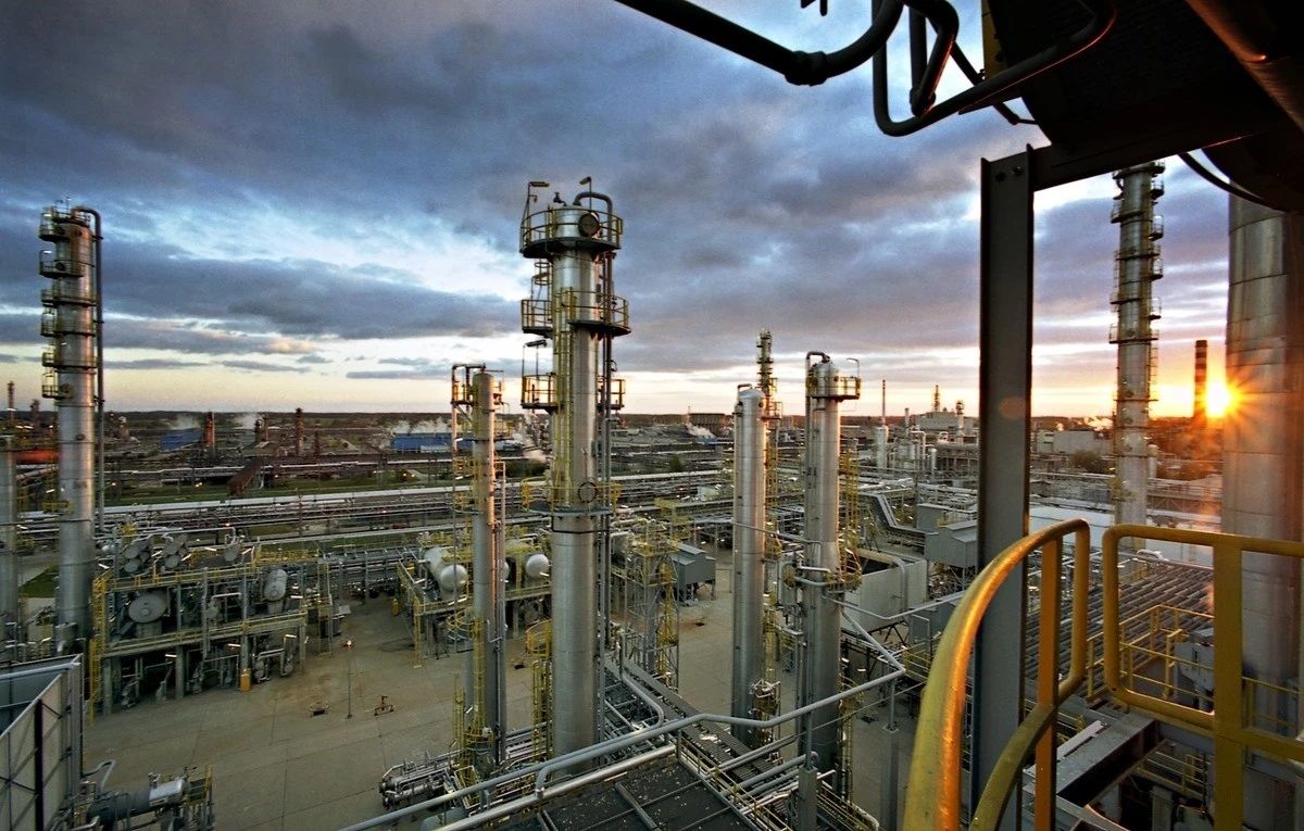 Угорщина готова замінити російську нафту поставками через трубопровід Одеса – Броди