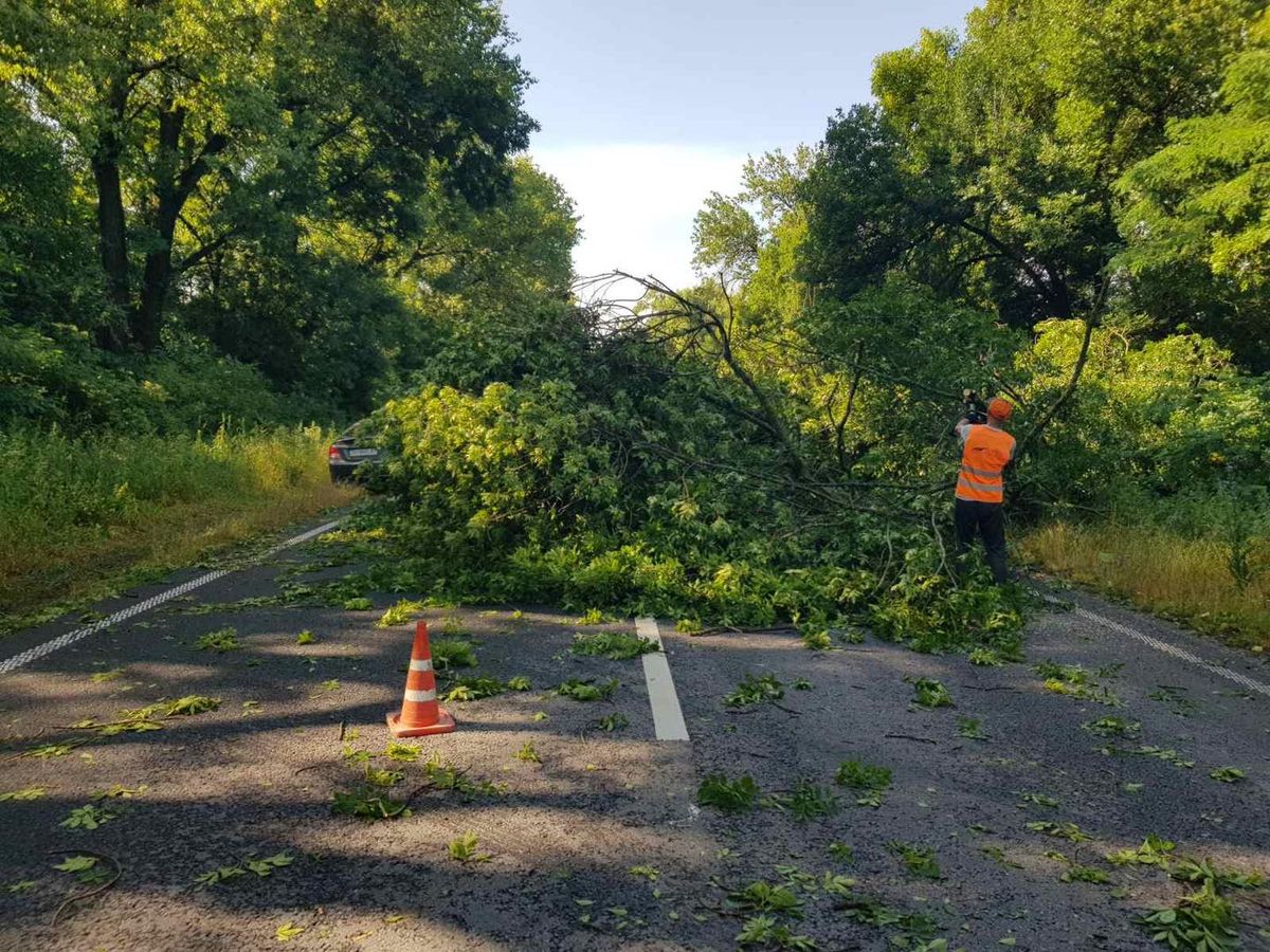 На Тернопільщині прогнозують град і підняття води в річках