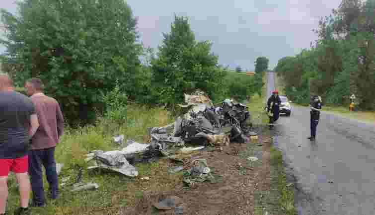 У смертельній аварії на Тернопільщині загинуло четверо пасажирів легковика