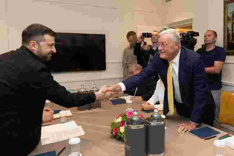 Володимир Зеленський у Римі зустрівся зі спецпредставником Трампа Кітом Келлогом