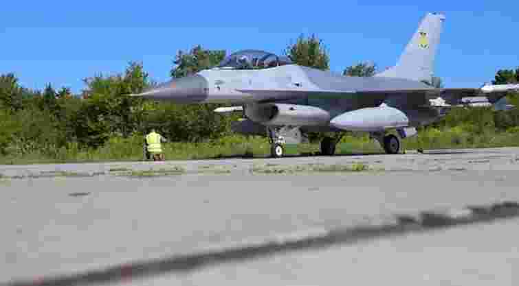 Чехія власним коштом підготує вісім українських пілотів винищувачів  F-16
