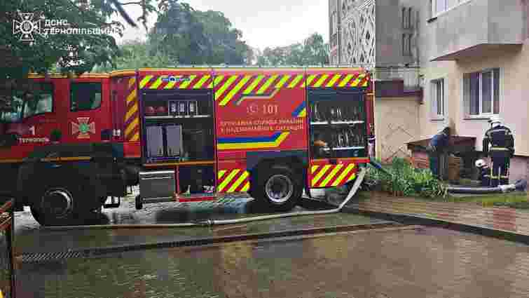 У Тернополі через негоду підтопило вулиці, будинки та автомобілі