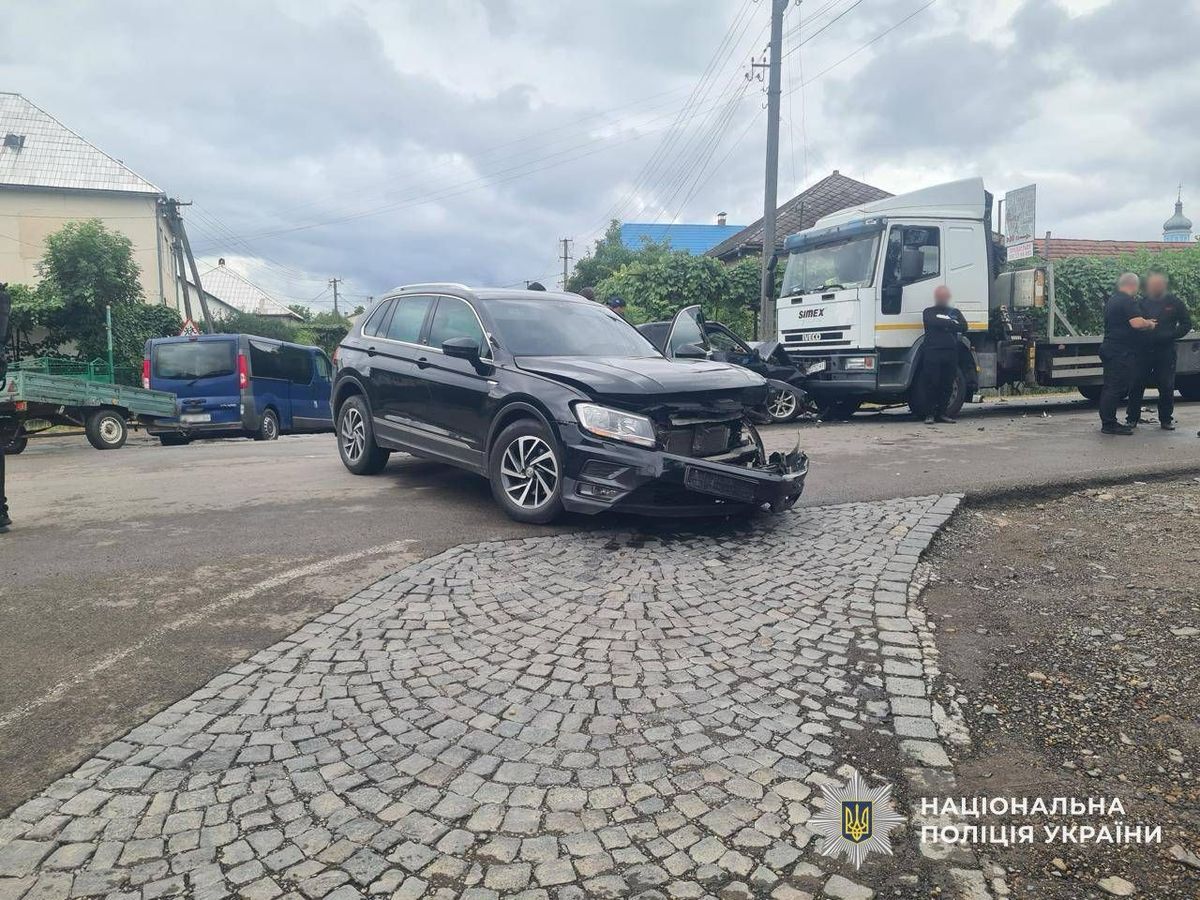 На Закарпатті у потрійній ДТП постраждали п’ятеро людей