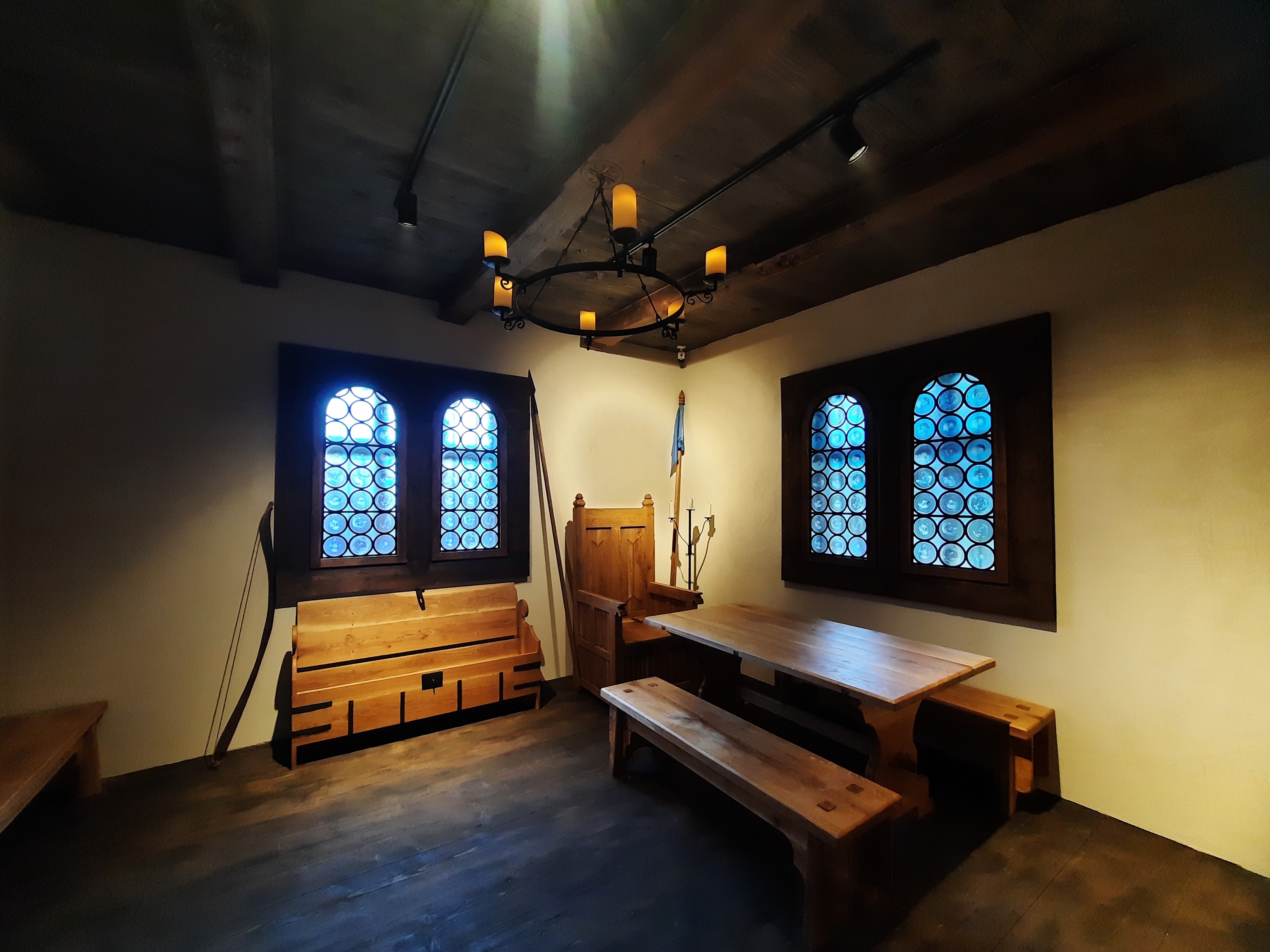 Реконструкція середньовічної гридниці