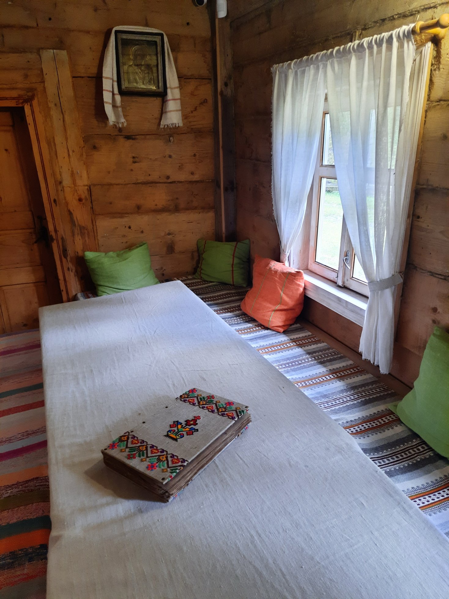 Світлиця бойківської хати