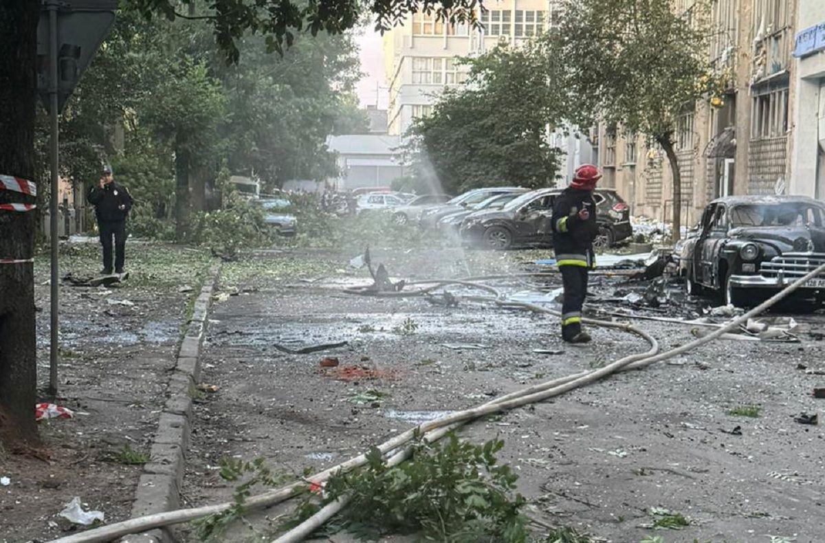Росіяни масовано атакували Україну ракетами та дронами