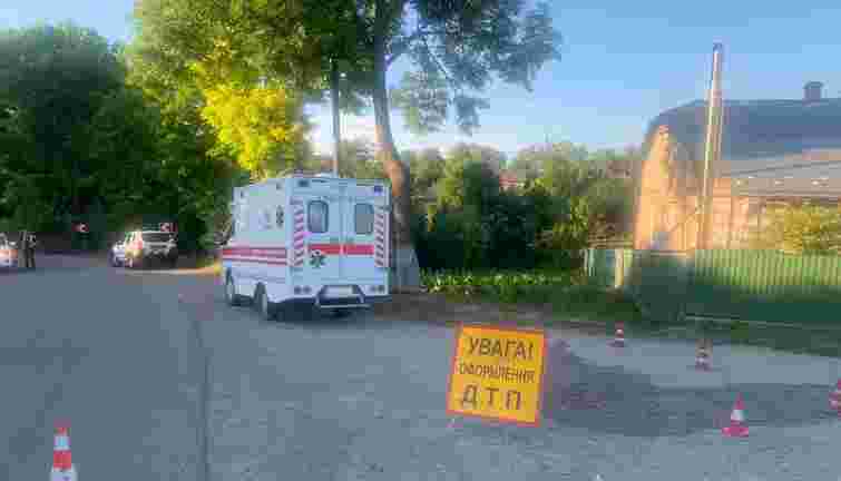 На Тернопільщині чоловік випав з авто під час руху і загинув