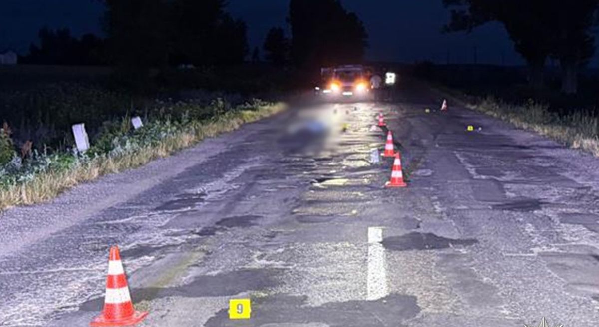 На Буковині водій на смерть збив пішохода і втік з місця ДТП