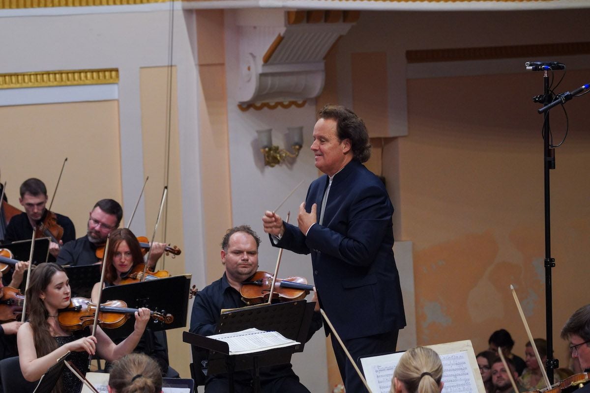 Музика Моріса Равеля та Мирослава Скорика прозвучала під батутою  Хобарта Ерла  (фото Віталія Грабара)