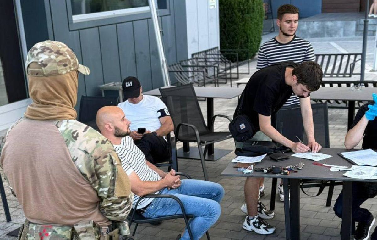 СБУ затримала львівського митника за систематичні хабарі