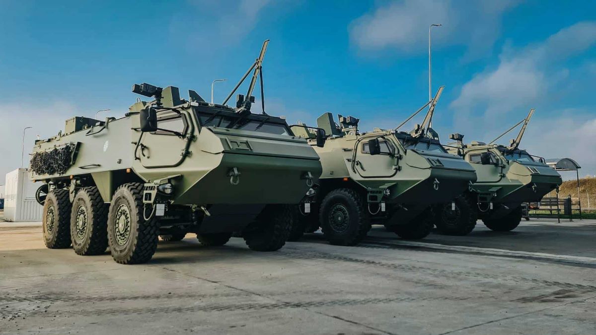 Латвія передала Україні першу партію нових бронетранспортерів Patria