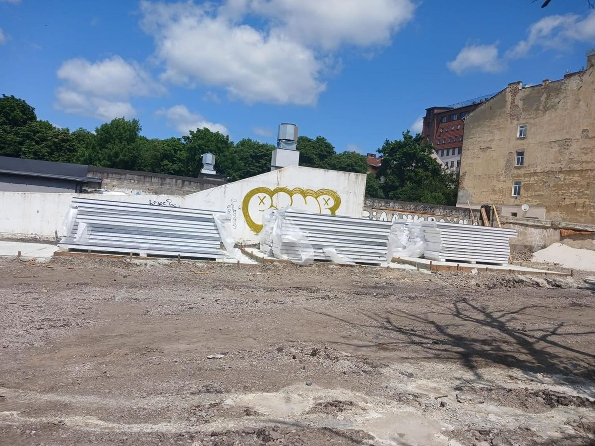 У Львові дозволили демонтаж конструкцій під МАФи на місці ринку «Добробут»