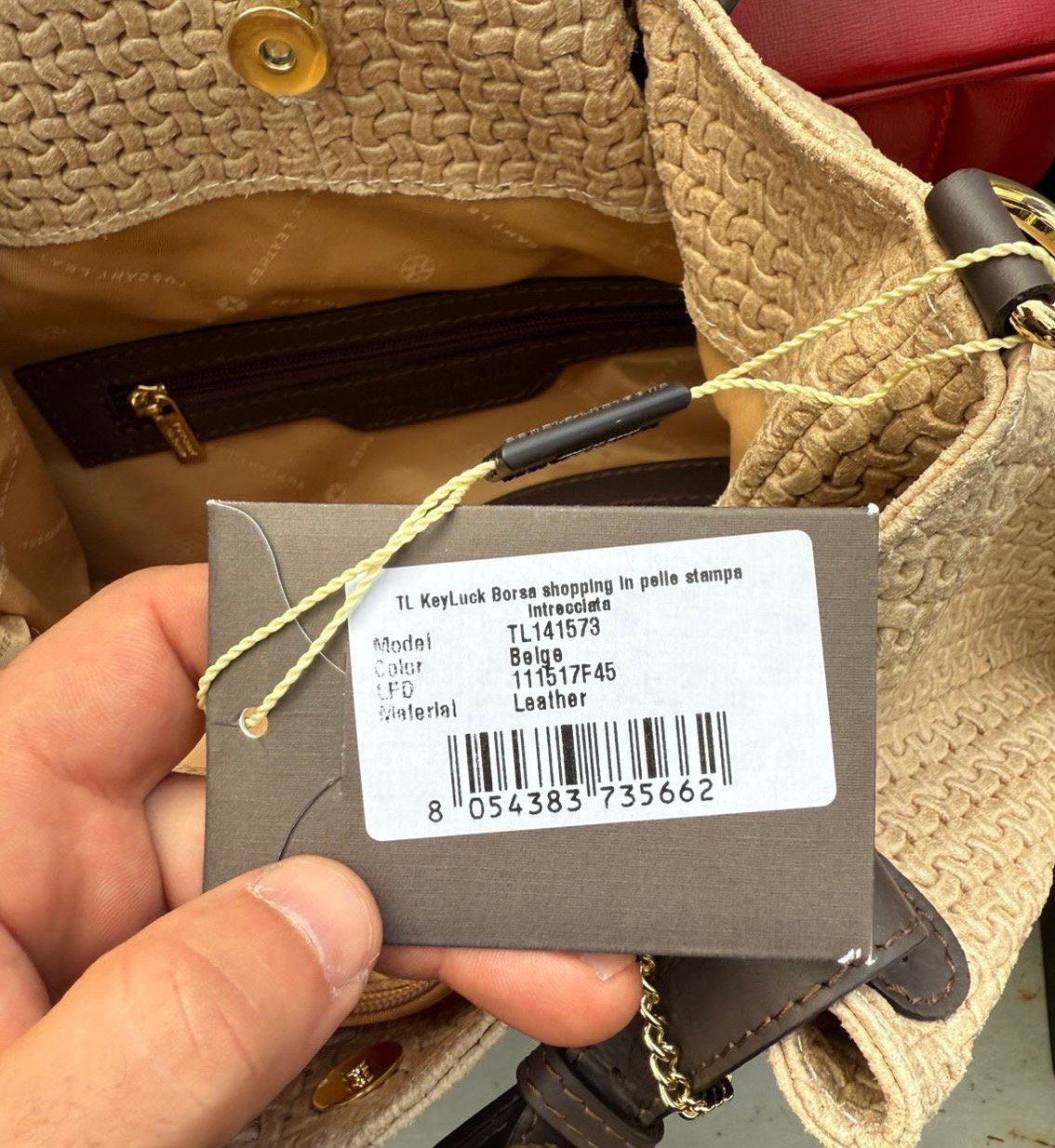 Водійка мікроавтобуса намагалася ввезти дороговартісні речі з Польщі (фото митниці)