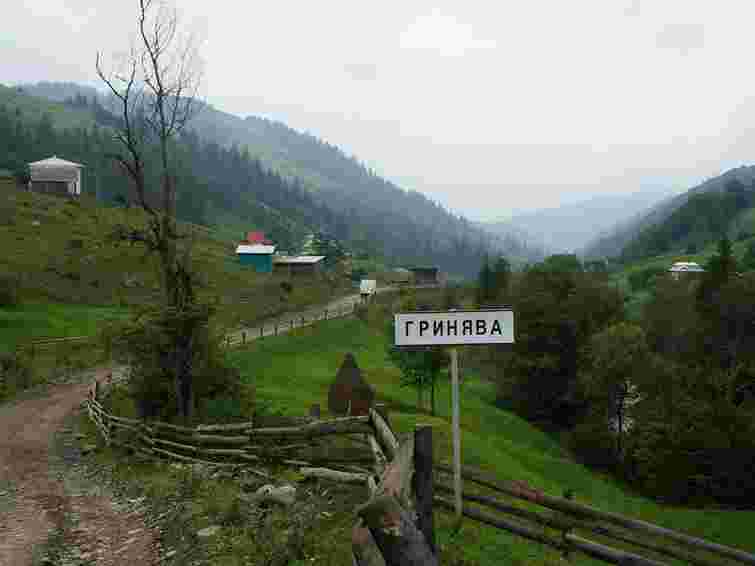 Тисяча людей залишилися без сполучення через підтоплення на Прикарпатті