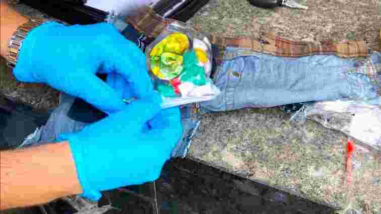 У Коломиї затримали 18-річного наркодилера, який робив закладки по всьому місту