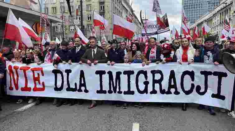 Через протести проти мігрантів українців у Польщі закликали уникати масових зібрань
