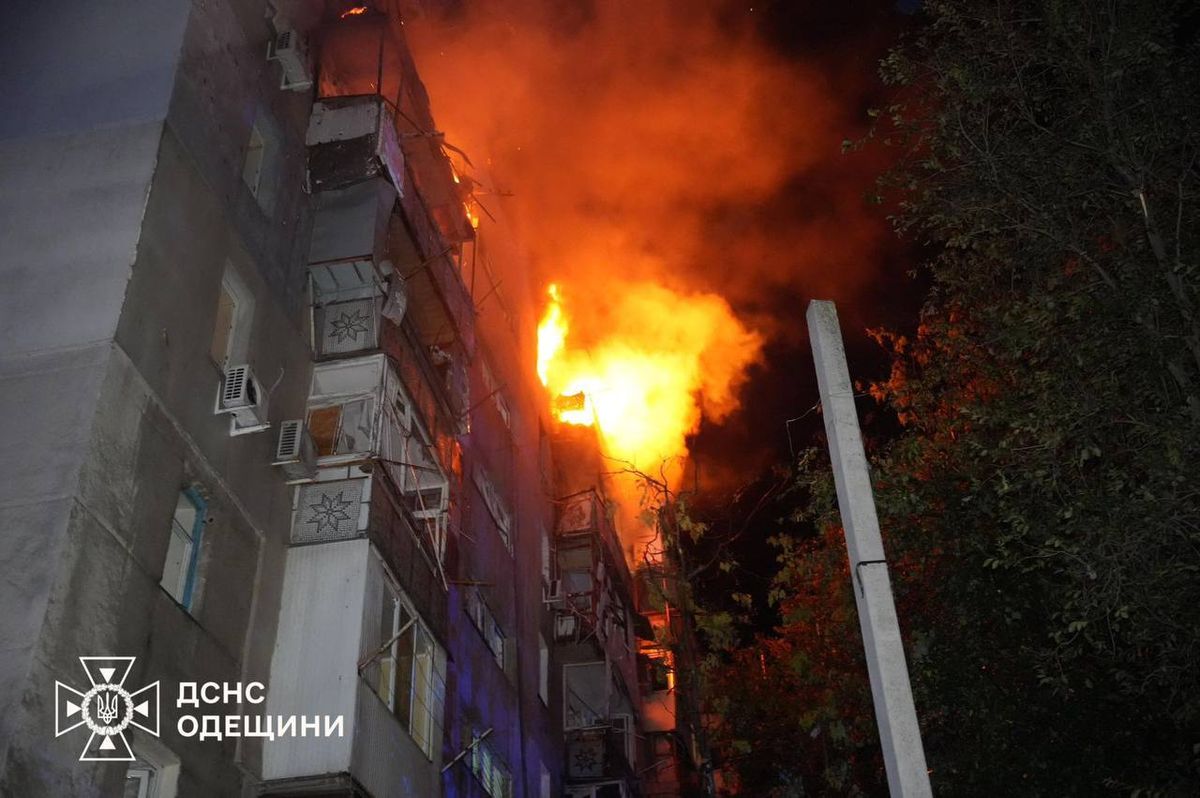 Росія за ніч випустила по Україні майже 350 дронів та понад 30 ракет 