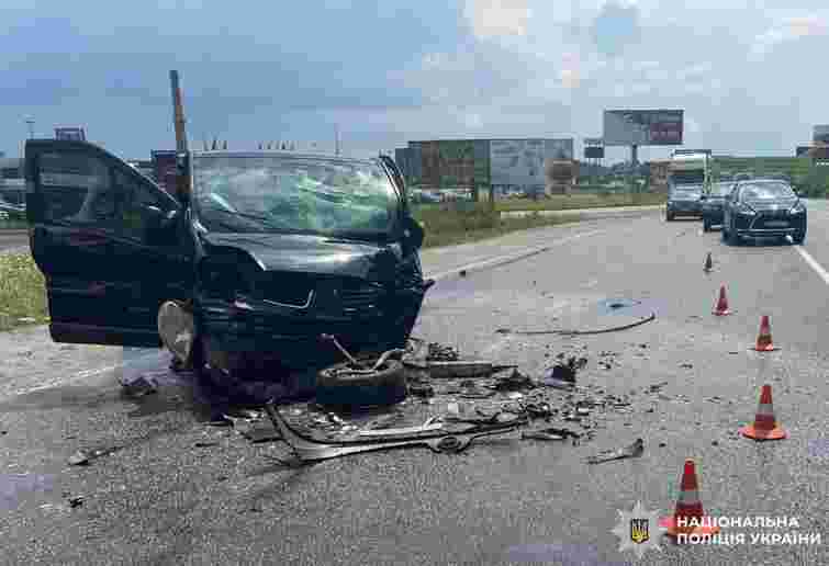 21-річний львівʼянин на BMW спричинив ДТП із сімома постраждалими