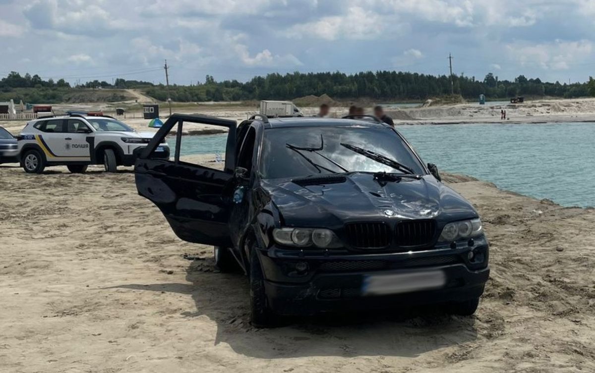Поліція затримала водія BMW X5, який пʼяним злетів у Ясниський карʼєр