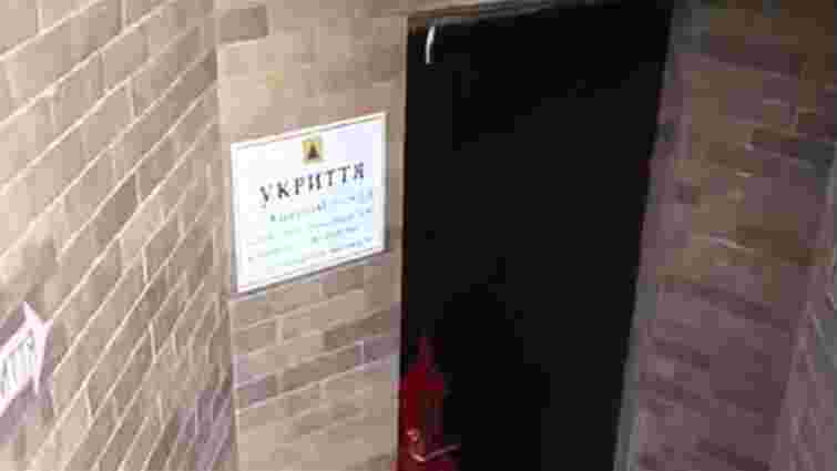 Під час тривоги одне з укриттів у Буковелі виявилось зачиненим