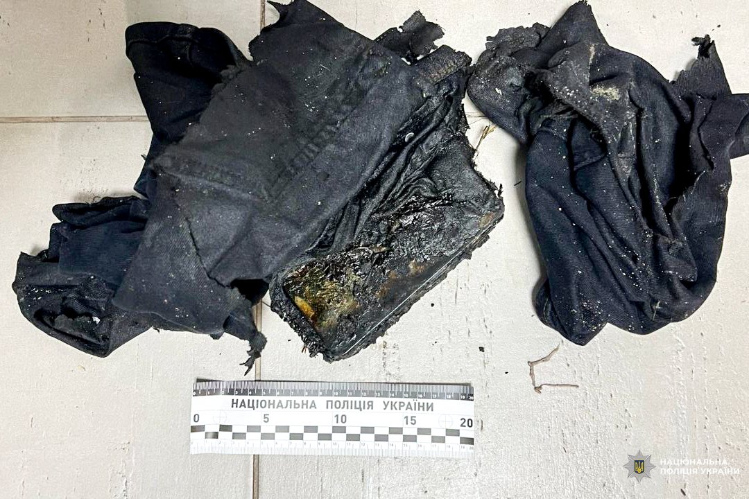 44-річний мешканець Рівненського району підпалив себе, дружину та автомобіль (фото поліції)