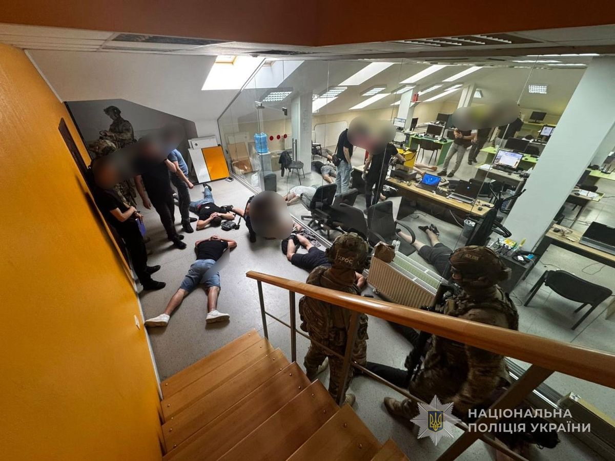 У Луцьку викрили міжнародний шахрайський колцентр з 20 працівниками