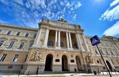 «Професор говорив про широкий таз, яким можна народити багато гідних людей»